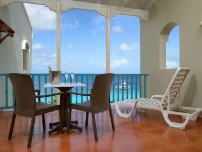 Caraibische zee-Bonaire-Captain Dons-Deluxe Junior Suite-balcon